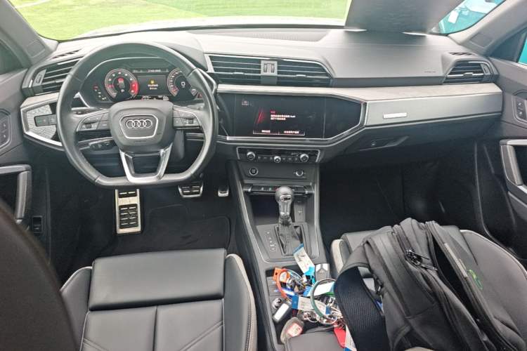 Used Audi Q3 2024 35 TFSI Fashion Dynamic Edition Center Console