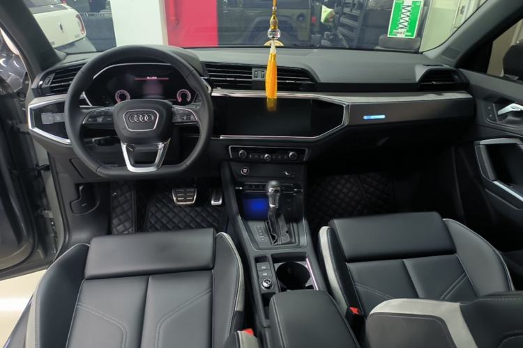 Used Audi Q3 2024 40 TFSI Fashion Dynamic Model Center Console