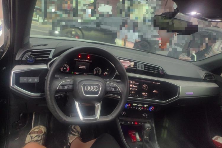 Used Audi Q3 2024 35 TFSI Fashion Dynamic Edition Center Console