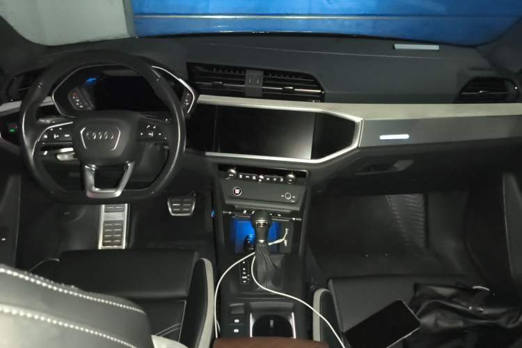 Used Audi Q3 2024 35 TFSI Fashion Dynamic Edition Center Console