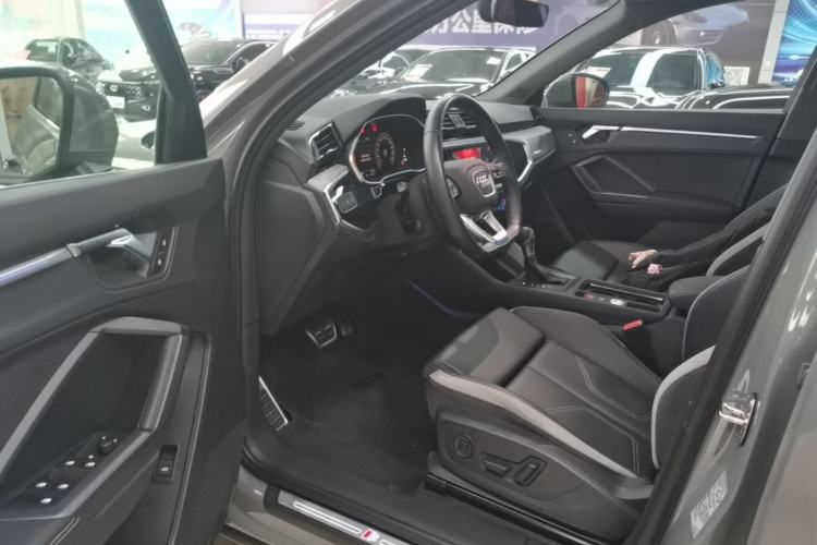 Used Audi Q3 2024 40 TFSI Fashion Dynamic Model Driver Seat