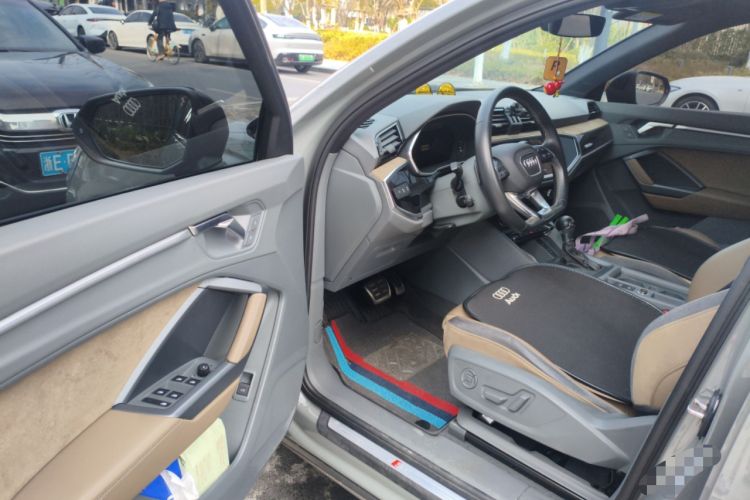 Used Audi Q3 2024 40 TFSI Fashion Dynamic Edition Launch Special Edition Driver Seat