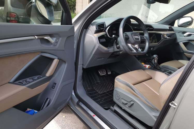 Used Audi Q3 2024 40 TFSI Fashion Dynamic Edition Launch Special Edition Driver Seat