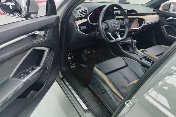 Used Audi Q3 2024 35 TFSI Stylish and Elegant Edition Driver Seat