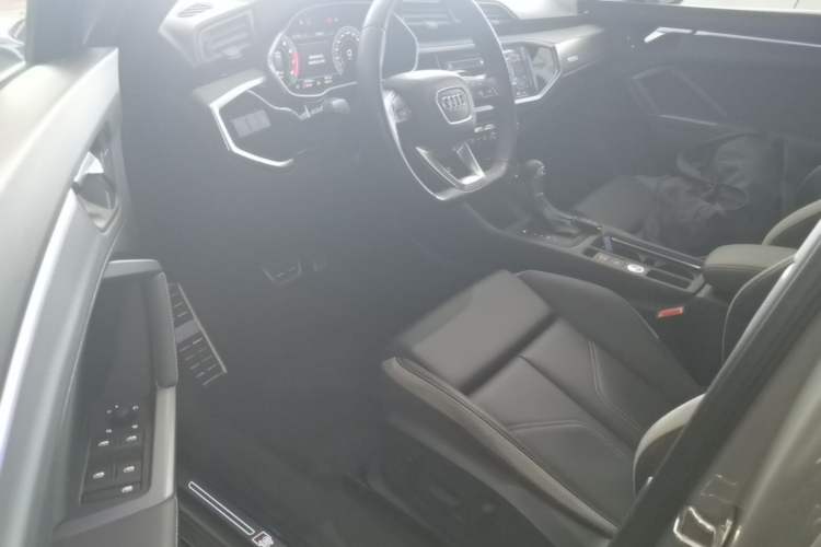 Used Audi Q3 2024 40 TFSI Fashion Dynamic Model Driver Seat