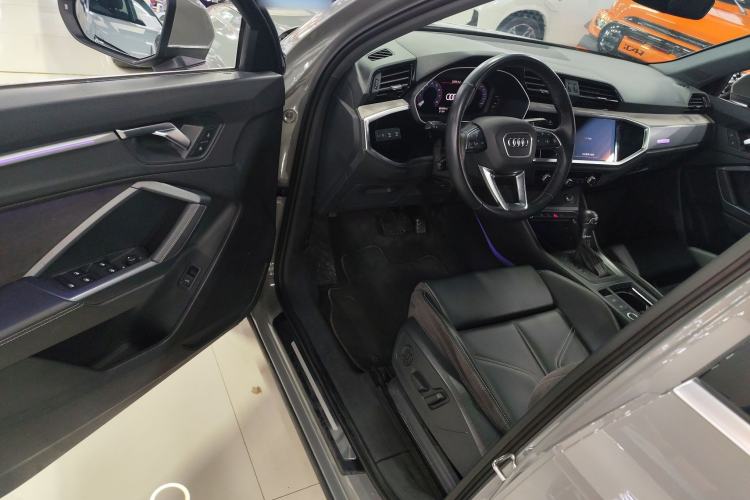 Used Audi Q3 2024 35 TFSI Ambition Dynamic Edition Driver Seat