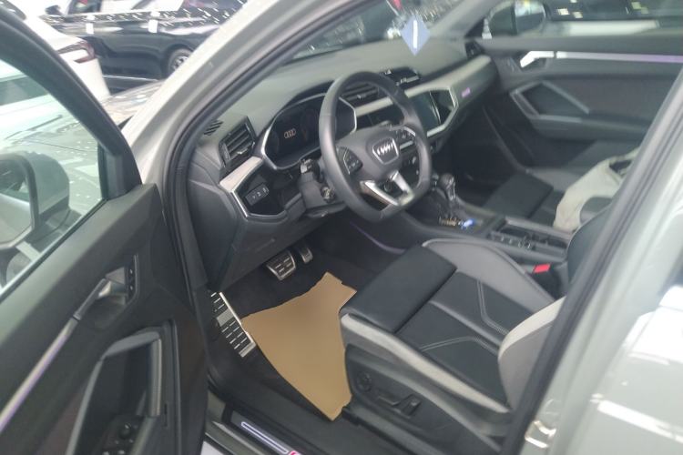 Used Audi Q3 2024 40 TFSI Fashion Dynamic Model Driver Seat