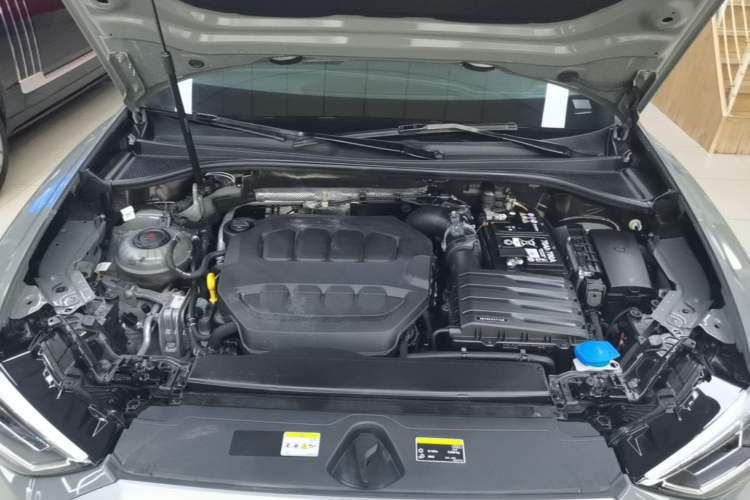 Used Audi Q3 2024 40 TFSI Fashion Dynamic Model Engine Bay