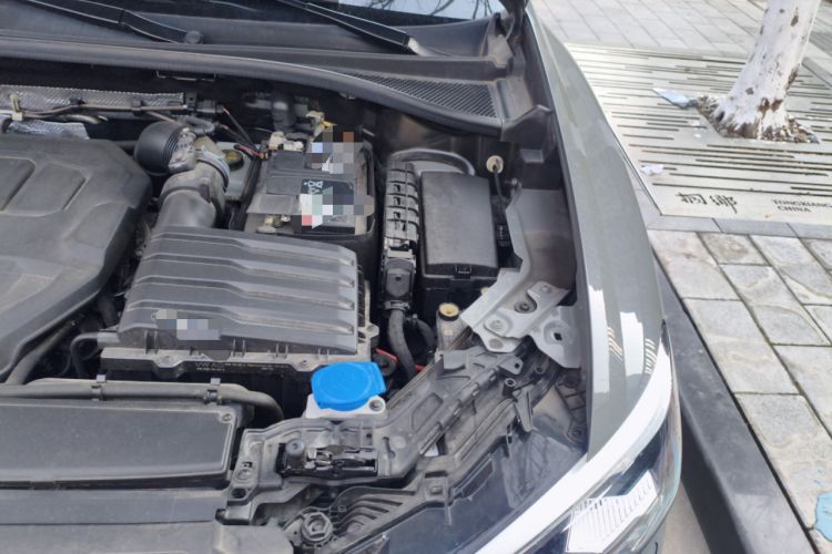 Used Audi Q3 2024 40 TFSI Fashion Dynamic Edition Launch Special Edition Engine Bay Left