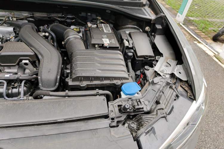 Used Audi Q3 2024 35 TFSI Fashion Dynamic Edition Engine Bay Left
