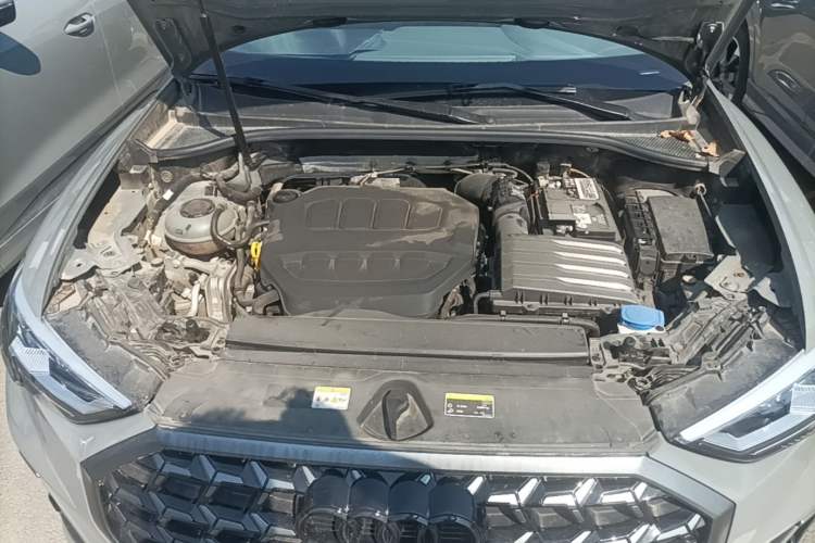 Used Audi Q3 2024 40 TFSI Fashion Dynamic Edition Launch Special Edition Engine Bay