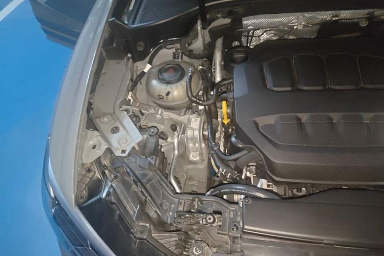 Used Audi Q3 2024 40 TFSI Fashion Dynamic Model Engine Bay Right
