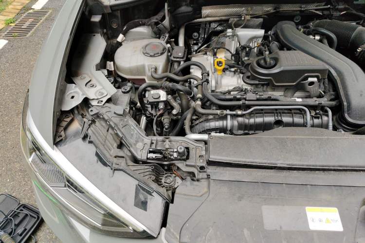Used Audi Q3 2024 35 TFSI Fashion Dynamic Edition Engine Bay Right
