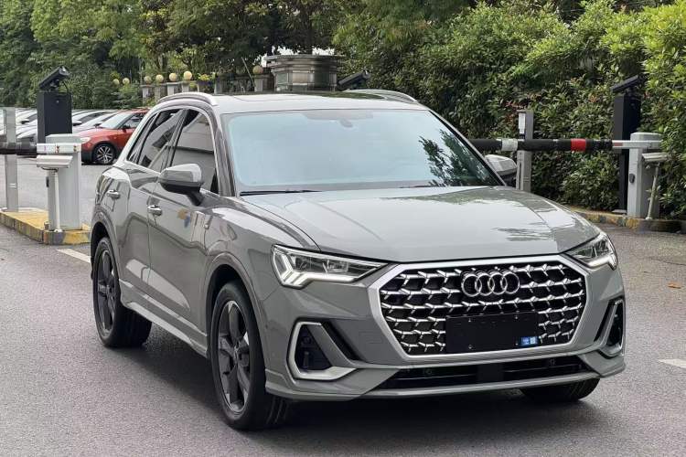 Used Audi Q3 2024 35 TFSI Fashion Dynamic Edition Exterior 2