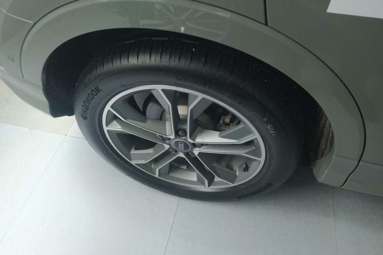 Used Audi Q3 2024 40 TFSI Fashion Dynamic Model Exterior 5