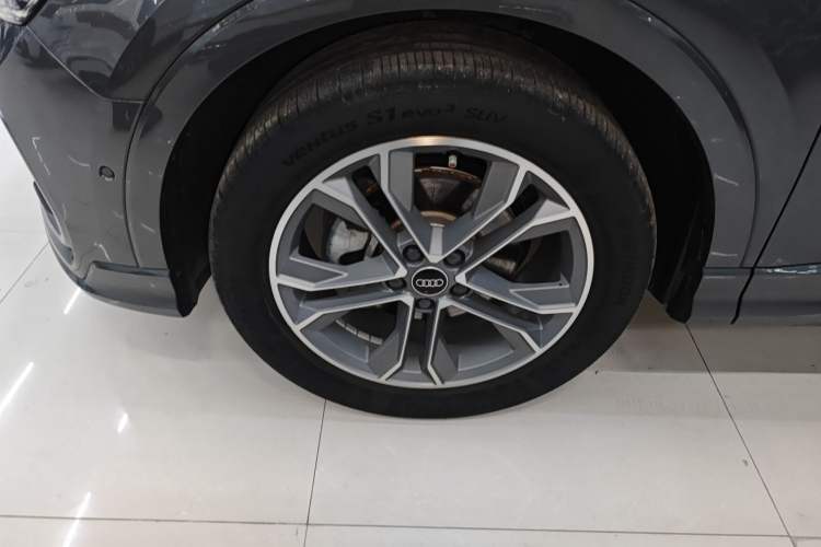 Used Audi Q3 2024 40 TFSI Fashion Dynamic Model Exterior 7