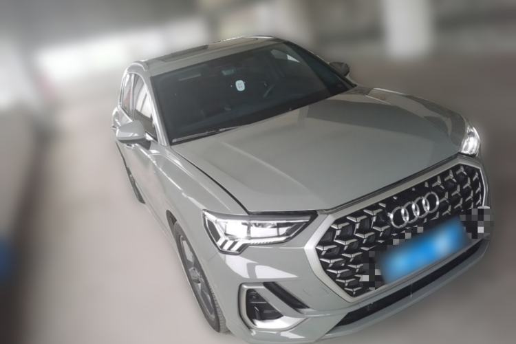 Used Audi Q3 2024 35 TFSI Fashion Dynamic Edition Front Right 45 Deg