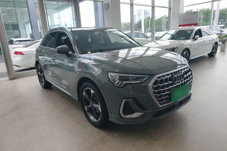 Used Audi Q3 2024 35 TFSI Fashion Dynamic Edition Front Right 45 Deg