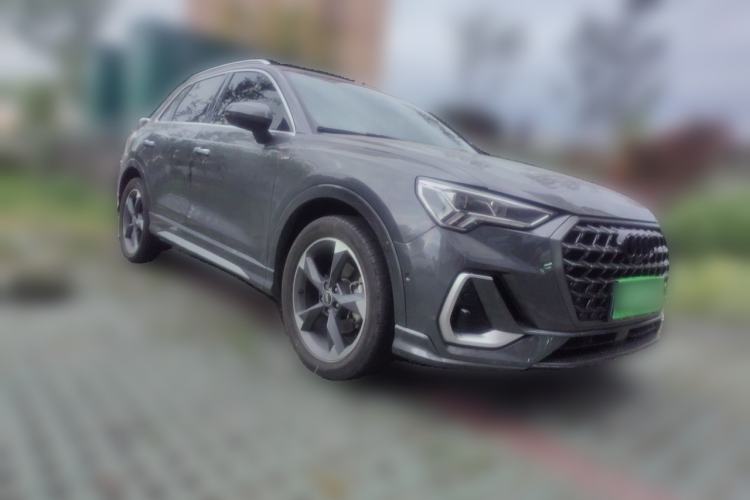 Used Audi Q3 2024 35 TFSI Fashion Dynamic Edition Front Right 45 Deg