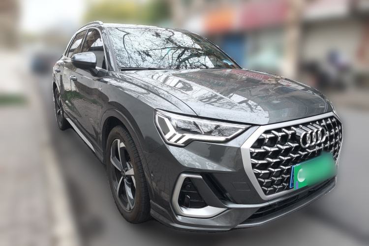 Used Audi Q3 2024 35 TFSI Fashion Dynamic Edition Front Right 45 Deg