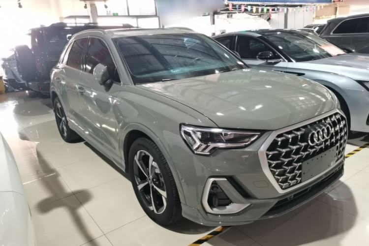 Used Audi Q3 2024 35 TFSI Fashion Dynamic Edition Front Right 45 Deg