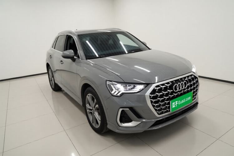 Used Audi Q3 2024 40 TFSI Fashion Dynamic Model Front Right 45 Deg
