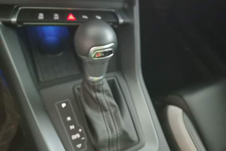 Used Audi Q3 2024 35 TFSI Fashion Dynamic Edition Gear Lever