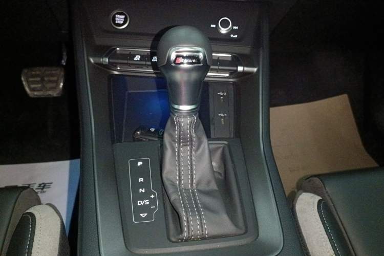 Used Audi Q3 2024 35 TFSI Fashion Dynamic Edition Gear Lever