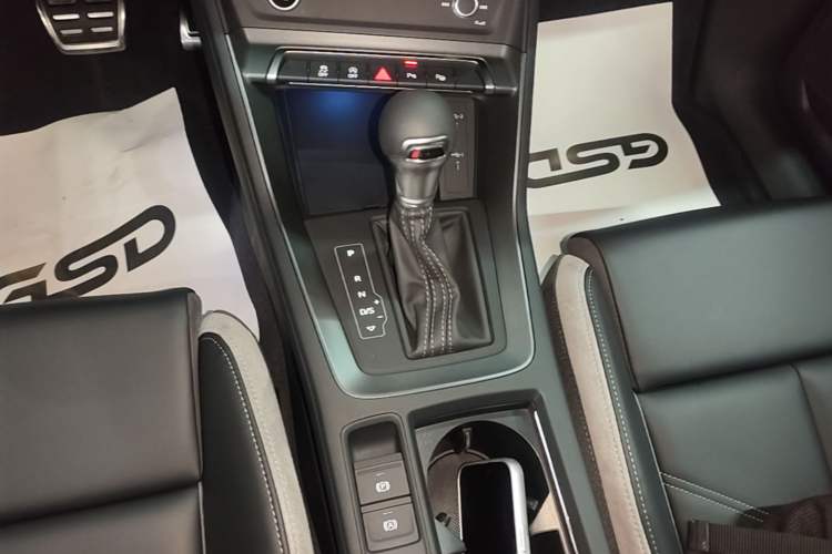 Used Audi Q3 2024 35 TFSI Fashion Dynamic Edition Gear Lever