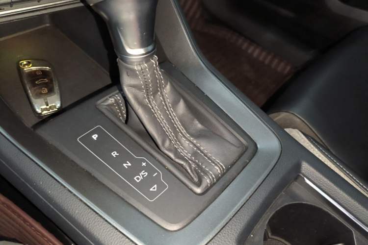 Used Audi Q3 2024 35 TFSI Fashion Dynamic Edition Gear Lever