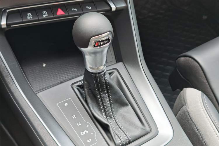 Used Audi Q3 2024 35 TFSI Fashion Dynamic Edition Gear Lever