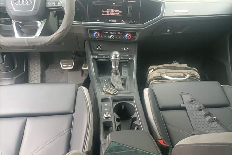 Used Audi Q3 2024 35 TFSI Fashion Dynamic Edition Gear Lever