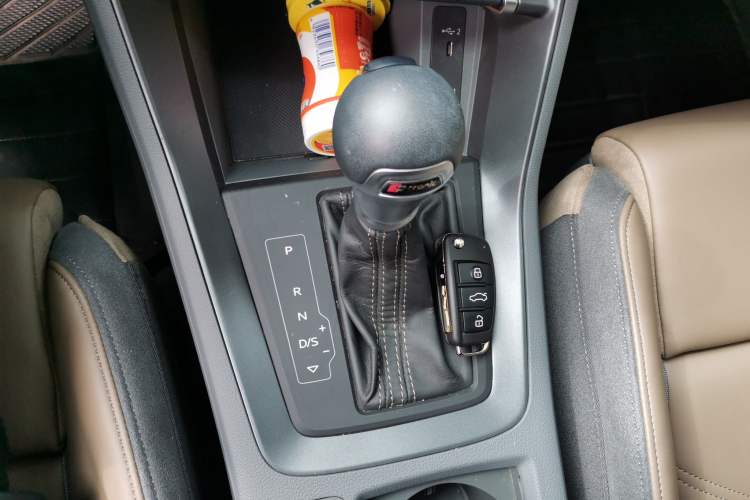 Used Audi Q3 2024 40 TFSI Fashion Dynamic Edition Launch Special Edition Gear Lever
