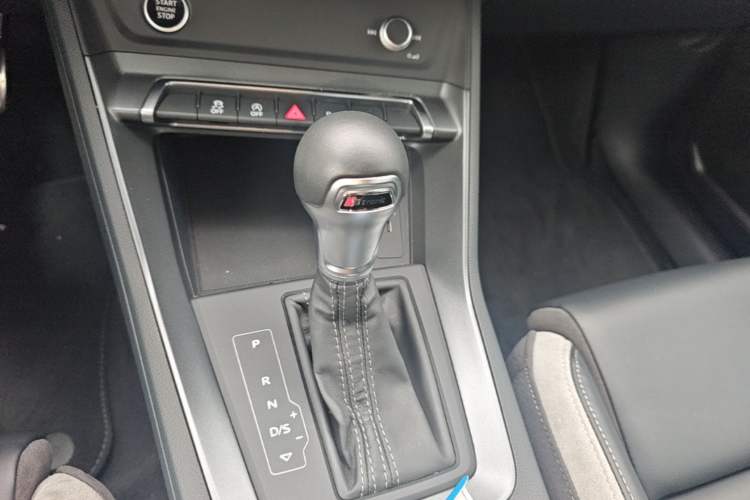 Used Audi Q3 2024 35 TFSI Fashion Dynamic Edition Gear Lever