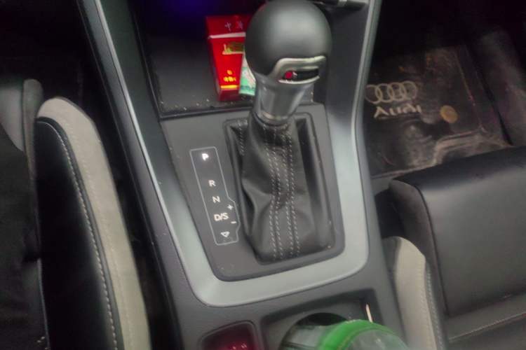 Used Audi Q3 2024 35 TFSI Fashion Dynamic Edition Gear Lever