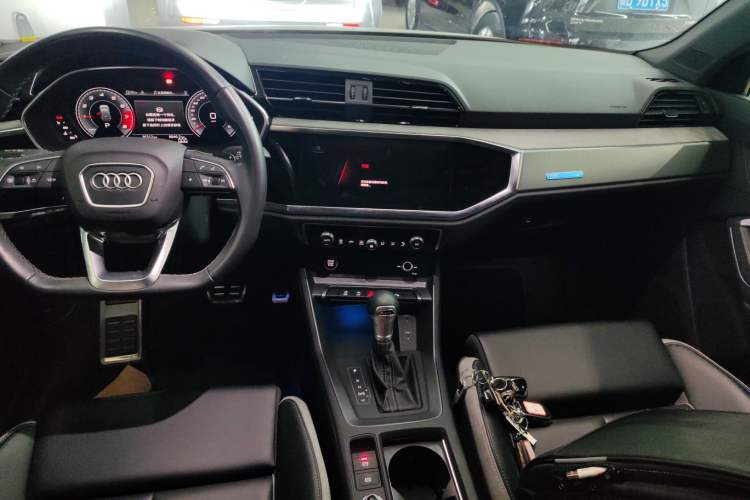 Used Audi Q3 2024 35 TFSI Fashion Dynamic Edition Gear Lever