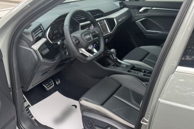 Used Audi Q3 2024 35 TFSI Fashion Dynamic Edition Interior 1