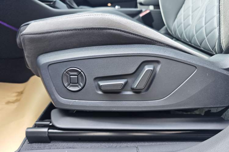 Used Audi Q3 2024 35 TFSI Fashion Dynamic Edition Interior 12