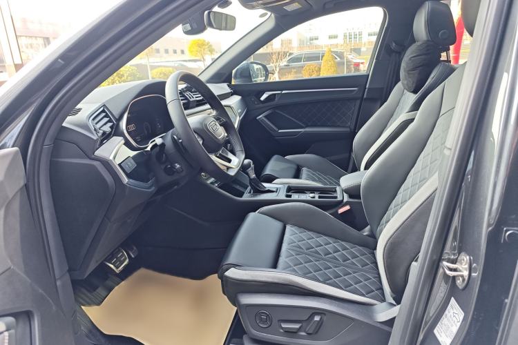 Used Audi Q3 2024 35 TFSI Fashion Dynamic Edition Interior 15