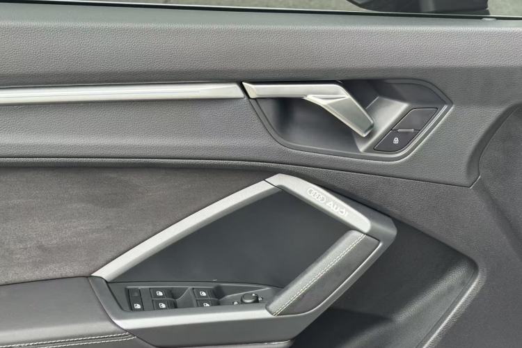 Used Audi Q3 2024 35 TFSI Fashion Dynamic Edition Interior 2