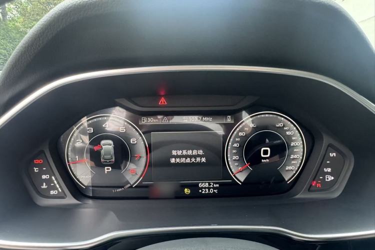 Used Audi Q3 2024 35 TFSI Fashion Dynamic Edition Interior 3