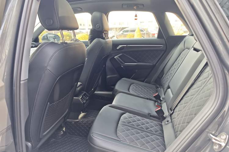 Used Audi Q3 2024 35 TFSI Fashion Dynamic Edition Interior 3