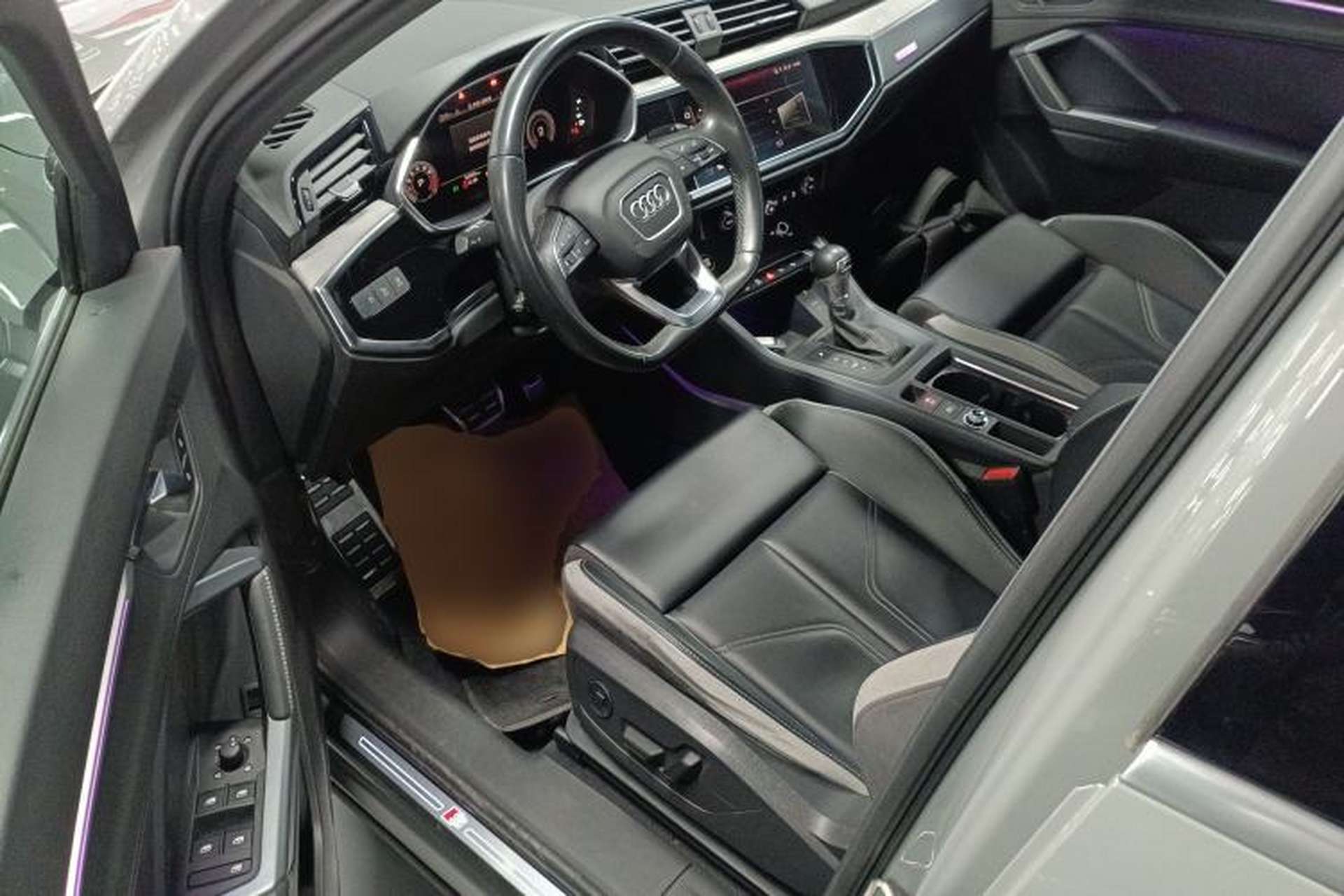 Used Audi Q3 2024 35 TFSI Fashion Dynamic Edition Interior 3