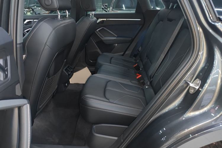 Used Audi Q3 2024 40 TFSI Fashion Dynamic Model Interior 4