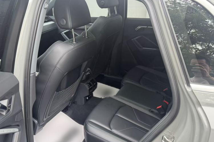 Used Audi Q3 2024 35 TFSI Fashion Dynamic Edition Interior 8