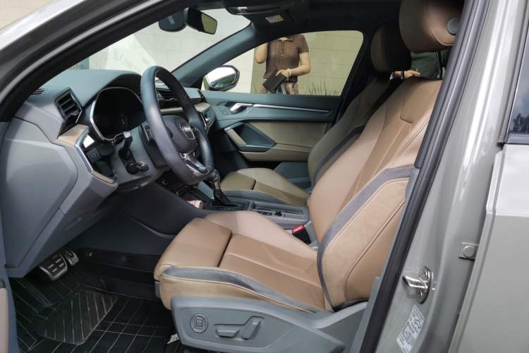 Used Audi Q3 2024 40 TFSI Fashion Dynamic Edition Launch Special Edition Left Front Seat