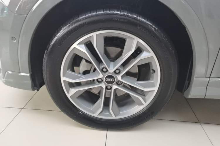 Used Audi Q3 2024 40 TFSI Fashion Dynamic Model Left Front Wheel Hub