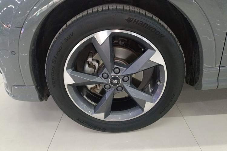 Used Audi Q3 2024 35 TFSI Fashion Dynamic Edition Left Front Wheel Hub