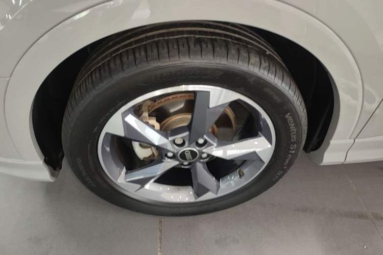 Used Audi Q3 2024 35 TFSI Fashion Dynamic Edition Left Front Wheel Hub