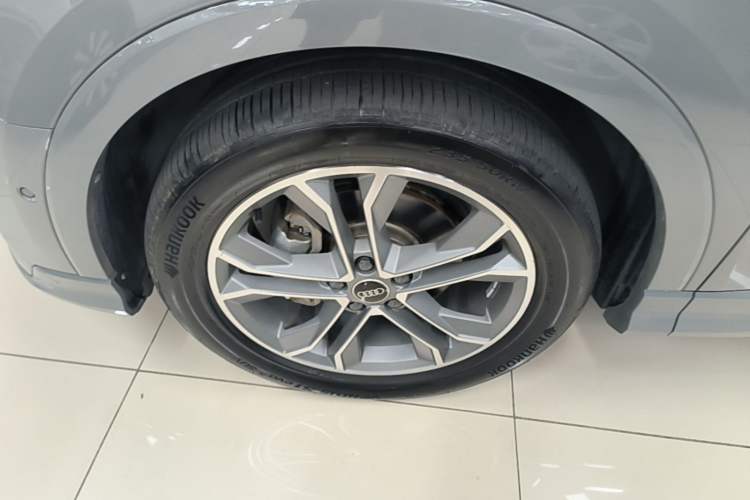 Used Audi Q3 2024 40 TFSI Fashion Dynamic Model Left Front Wheel Hub